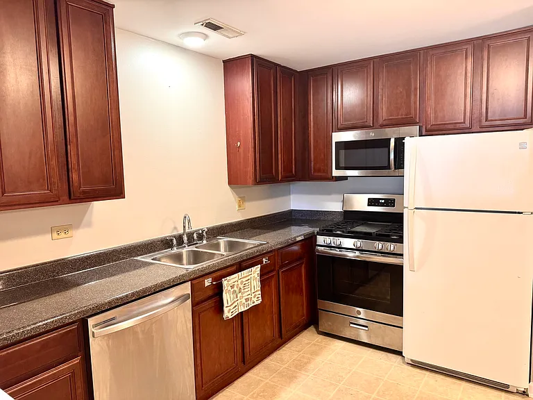 2264 Abbeywood Dr #1 — Photo 7