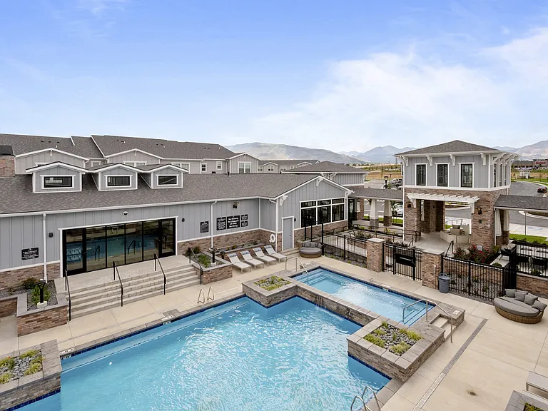 Viviano at Riverton — Photo 77