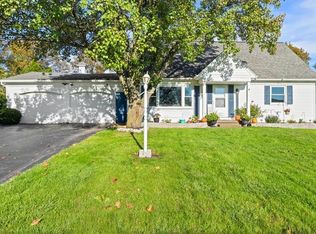 110 Dohrcrest Dr, Rochester, NY 14612