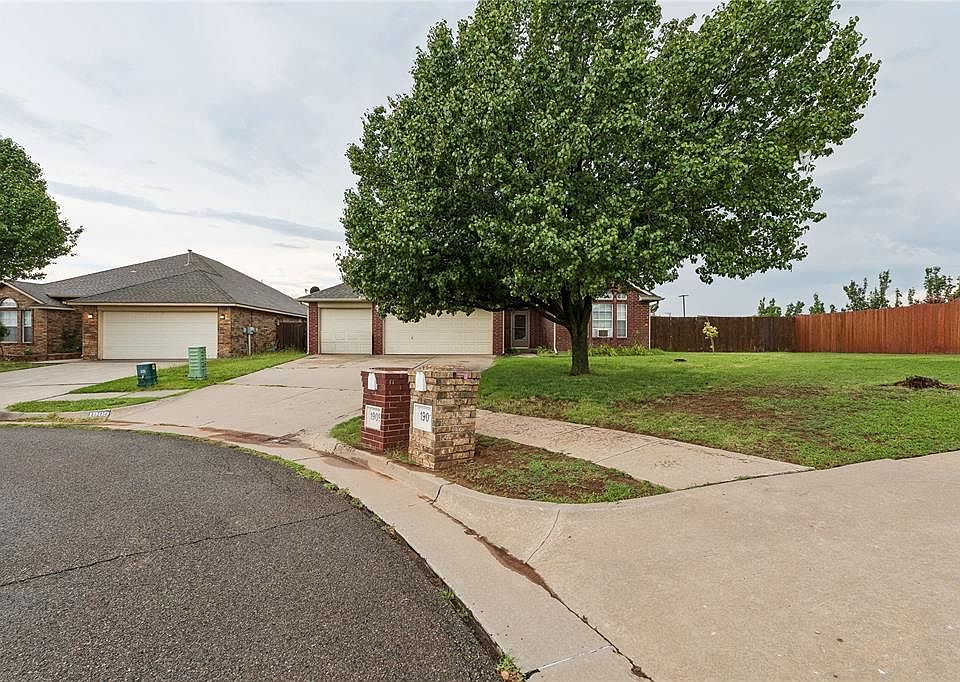 1st image of 1909 Bradford Way