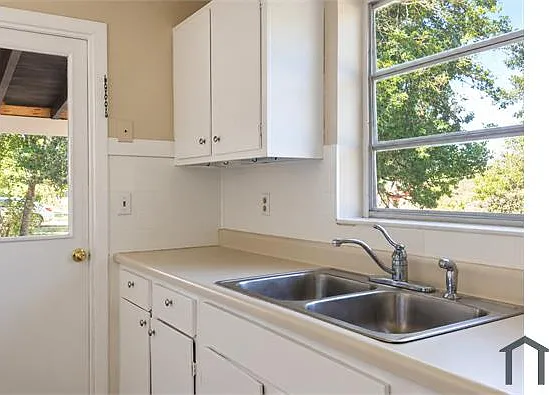 2 bed, 800 sqft, $1,638 — Photo 4