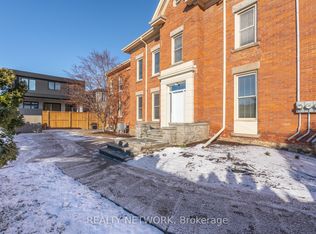 322 Mount Albion Rd #B, Hamilton, ON L8K 5T2