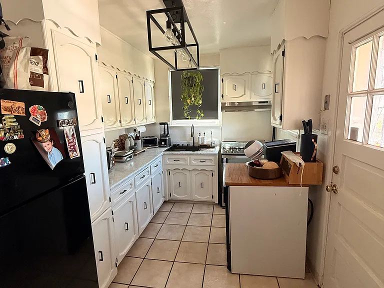 700 E Crosby Ave — Photo 17
