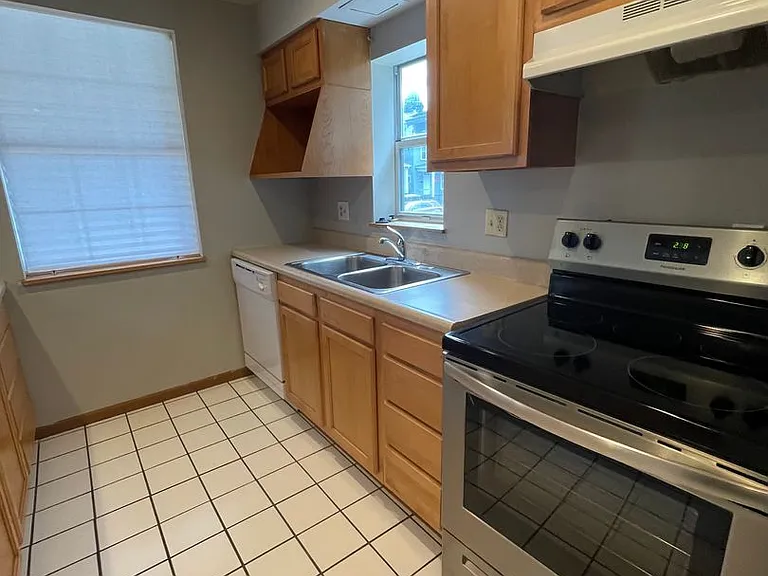 2163 Indianola Ave — Photo 26