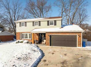 2220 Parkdale Dr, Richmond, IN 47374