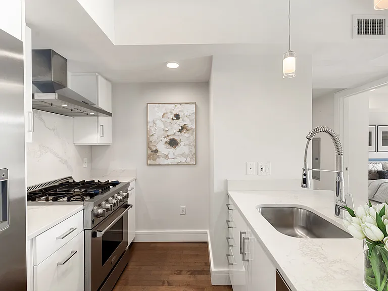 262 Monsignor Obrien Hwy #405 — Photo 5