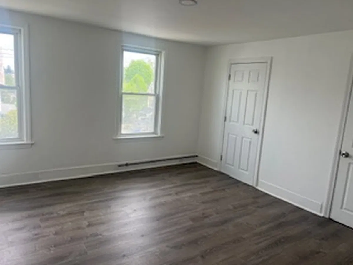 3 bed, 1550 sqft, $2,500 — Photo 2