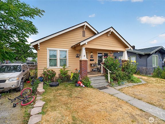 2nd image of 1002 Methow Street