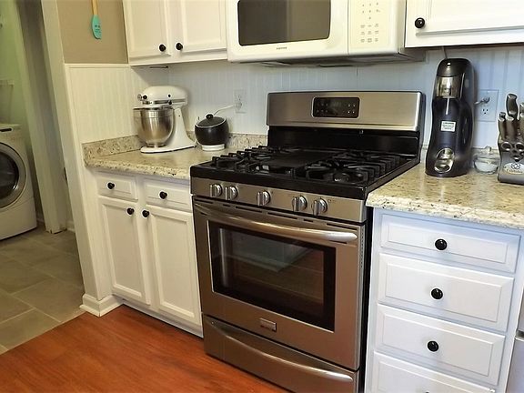 4th image of 5044 Saddle Dr