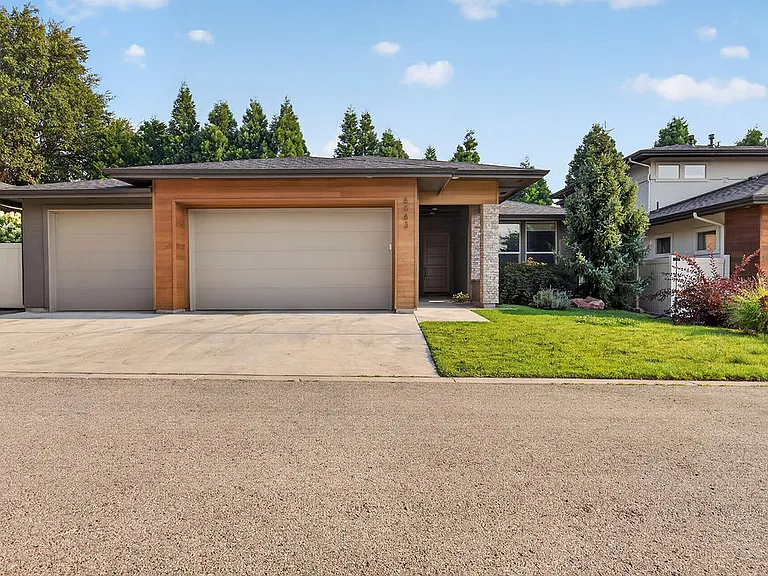 6063 W Baron St — Photo 1