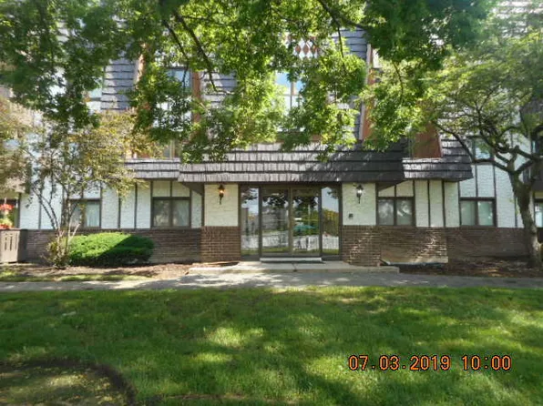 13200 W Heiden Cir Unit 2104, Lake Bluff, IL 60044