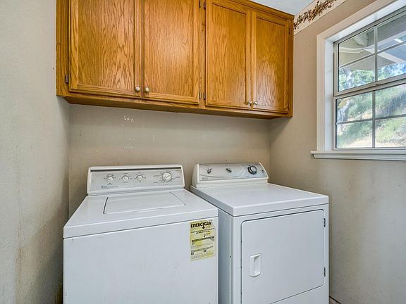 3rd image of 2570 Westlake Drive