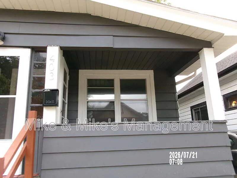 3 bed, 2.0 bath, 1078 sqft, $1,895 — Photo 3