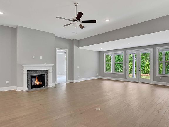3rd image of 466 Silverbell Ct