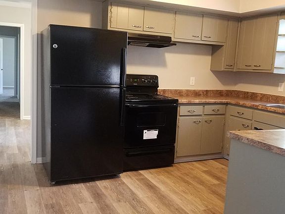 5th image of 5910 Winston Dr