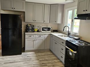 907 North St, Feeding Hills, MA 01030