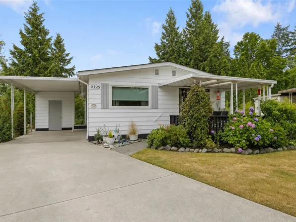 9395 Lauries Ln, Sidney, BC V8L 4L2