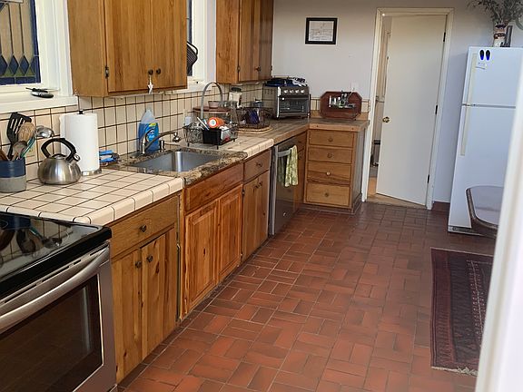 3rd image of 859 Foresthill Ave