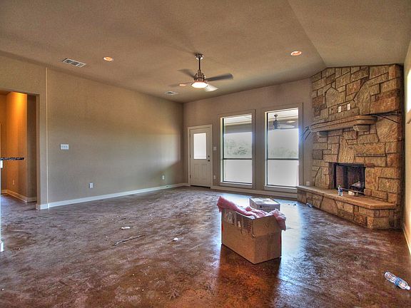 4th image of 209 S Saw Grass Ln