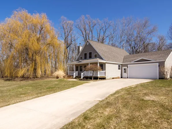7109 Katie Ln, Kewadin, MI 49648