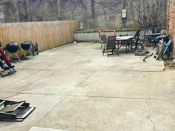 685 Lorimer Street image 13 of 13