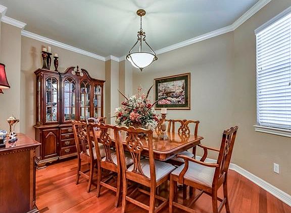 5th image of 325 Nautilus Ave