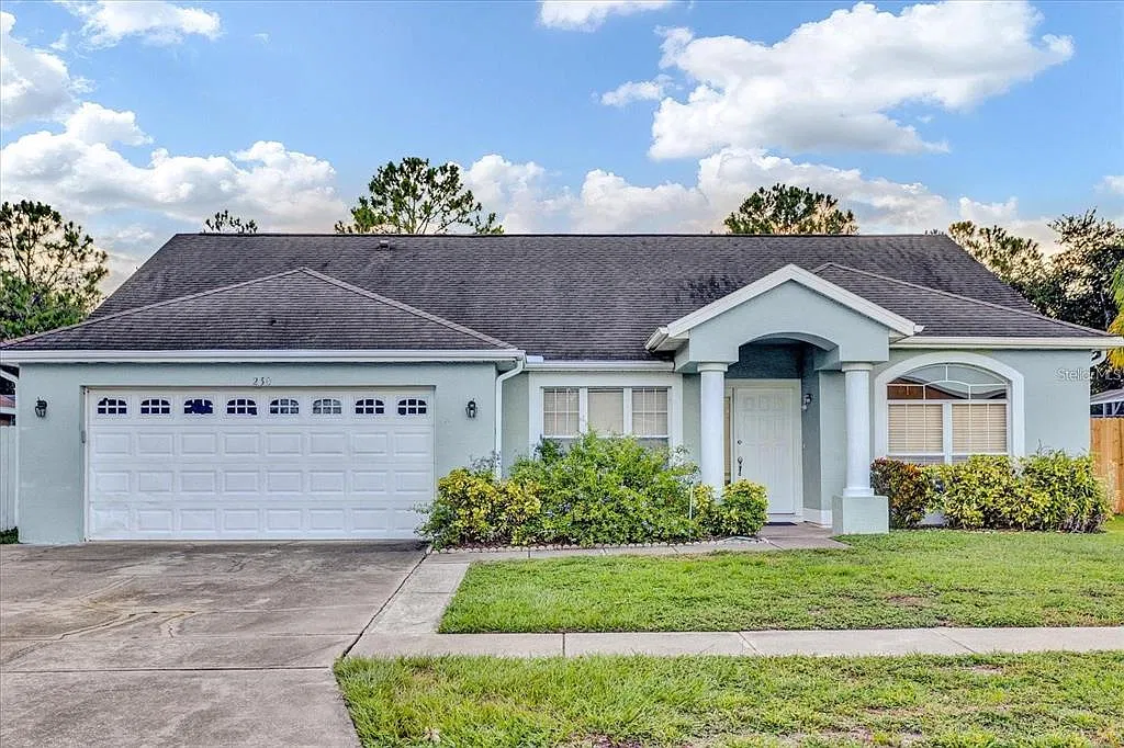 4 bed, 2.0 bath, 1910 sqft, $2,700 — Photo 1