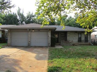 528 Robin Hill Rd, Edmond, OK 73003