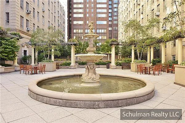 Rented by Schulman Realty LLC | media 4