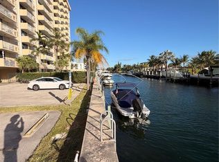 Vecino Del Mar, North Miami, FL 33181