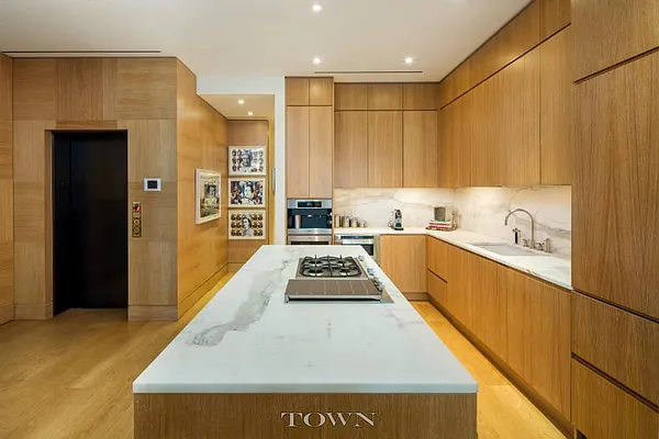 Rented by Town Residential | media 27