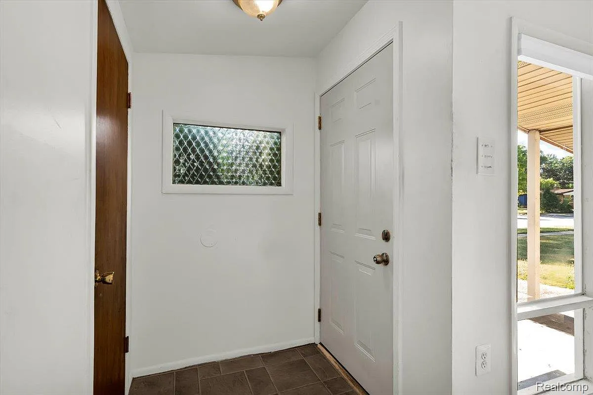 3 bed, 1650 sqft, $1,500 — Photo 4