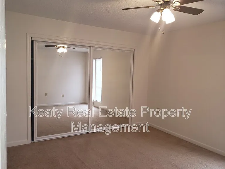 809-3 Fox Run Dr — Photo 18