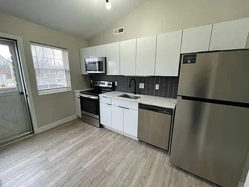 250 West Ave Photo 1