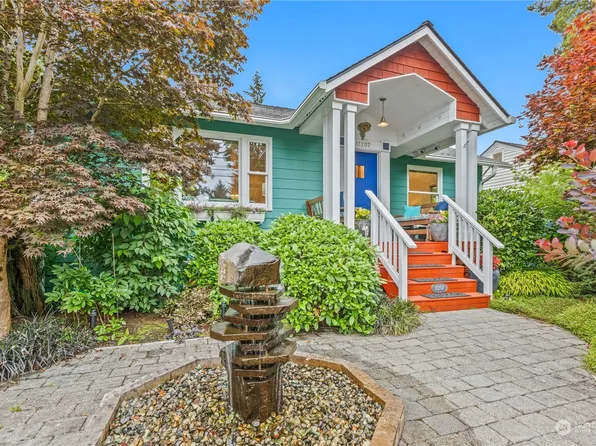 11207 Fremont Avenue N, Seattle, WA 98133