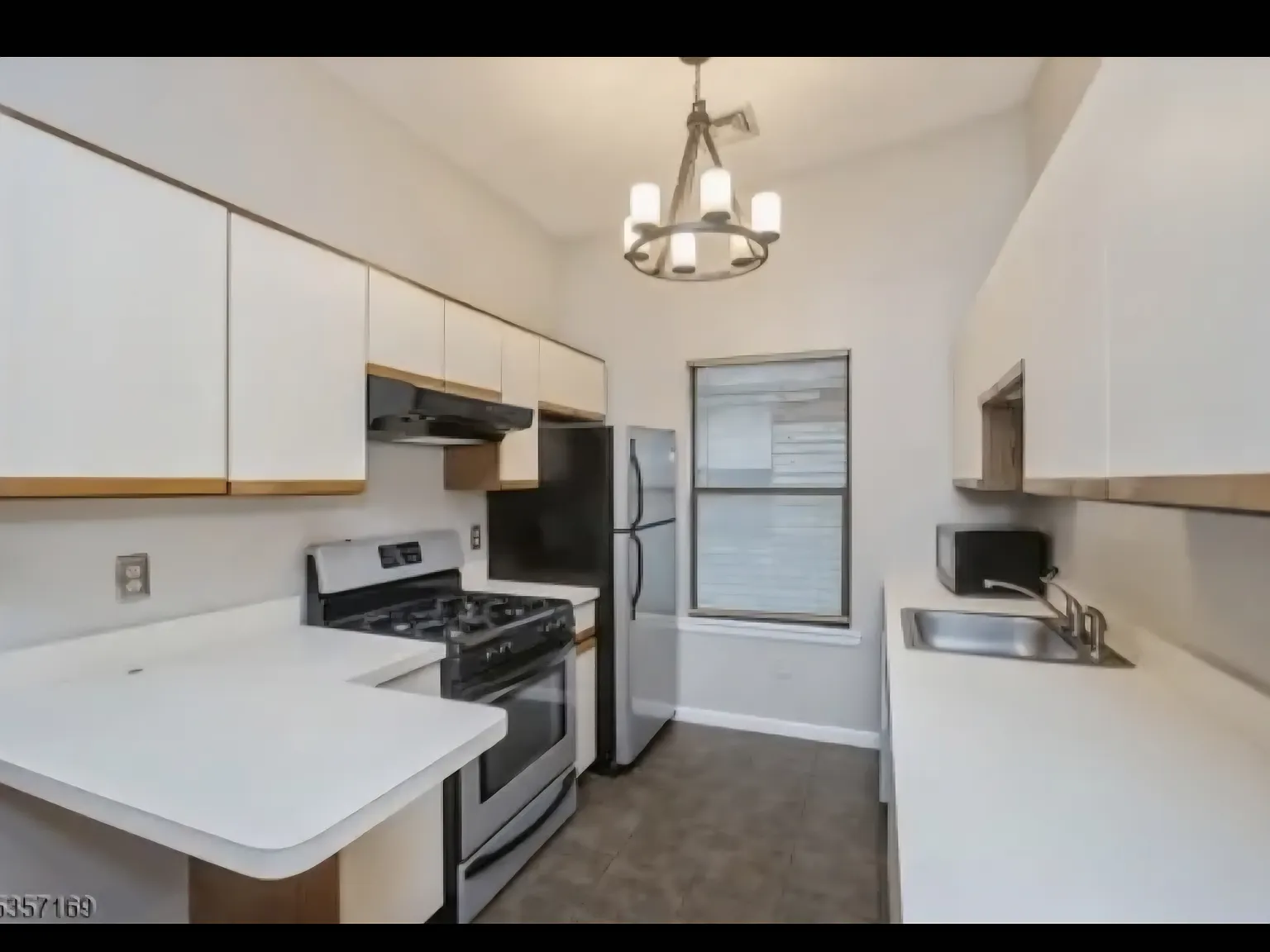 2 bed, 1.5 bath, $2,200 — Photo 4
