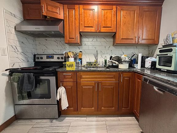 2nd image of 33 Jefferson St #1