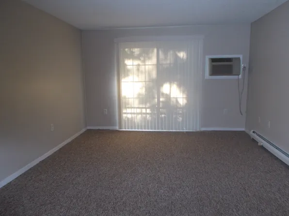 1 Oak Hill Ln, Nashua, NH