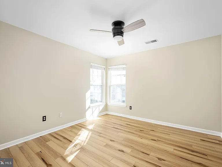 9320 Birch Cliff Dr — Photo 38