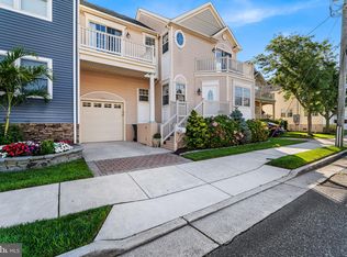 125 N Adams Ave, Margate, NJ 08402