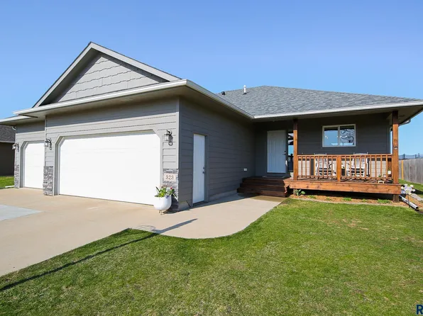 323 Thelma Ave, Harrisburg, SD 57032