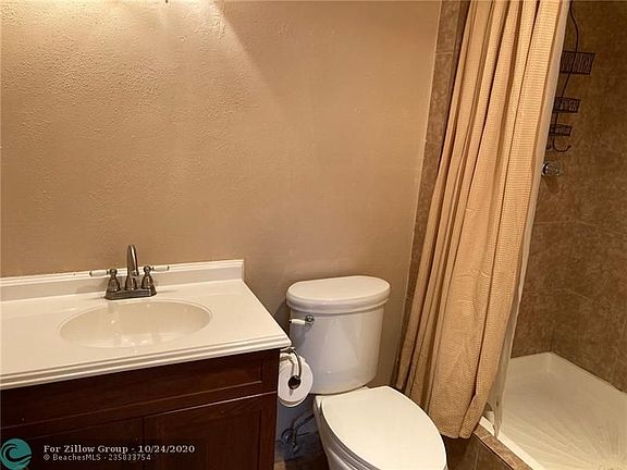 5th image of 120 Cypress Club Dr APT 225