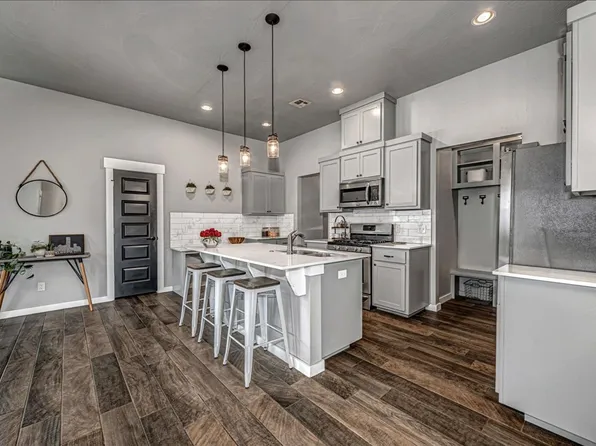 10300 Glover River Dr, Yukon, OK 73099