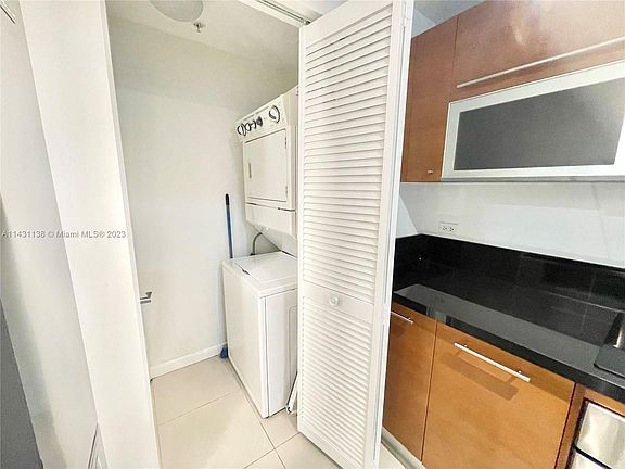 4th image of 253 NE 2nd St APT 1406