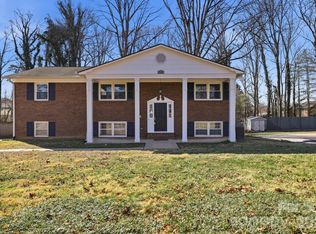 1230 18th Ave NE, Hickory, NC 28601