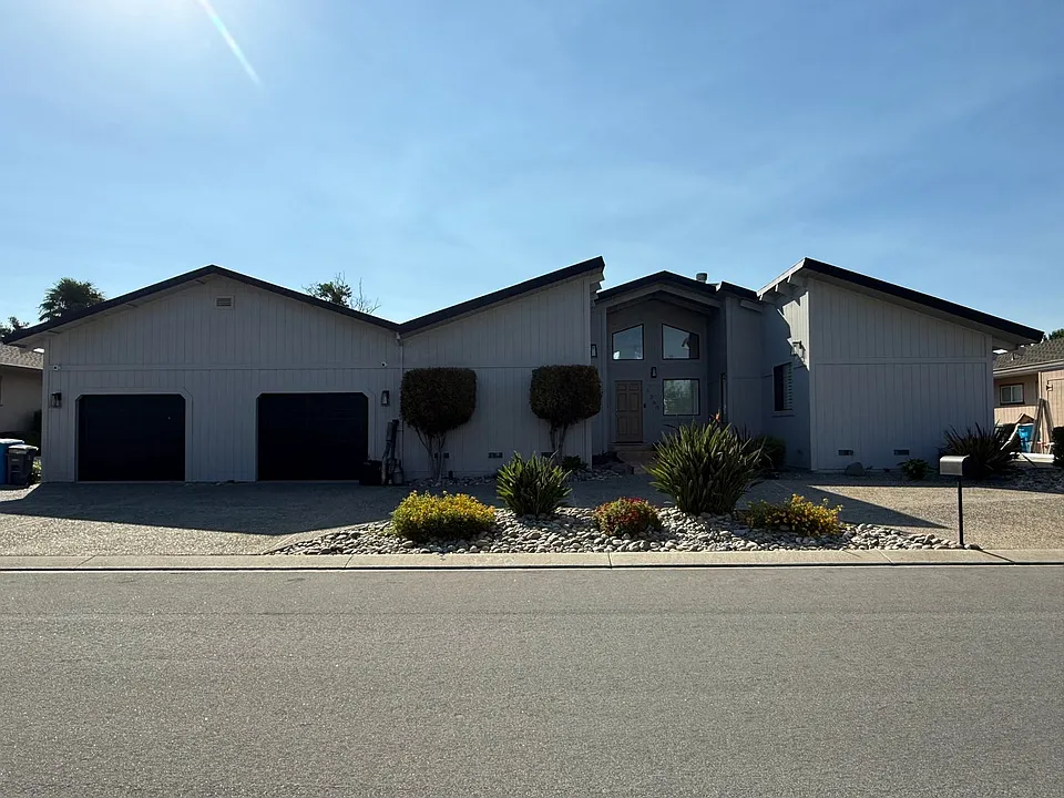 1260 S Ridgemark Dr