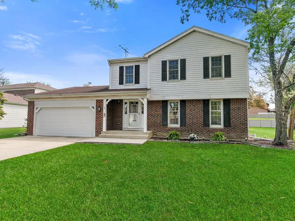 165 Hudson Ct, Roselle, IL 60172