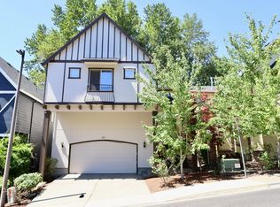 2455 NW Byrne Ter, Portland, OR 97229