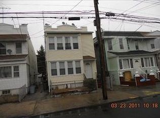 9509 76th St, Ozone Park, NY 11416