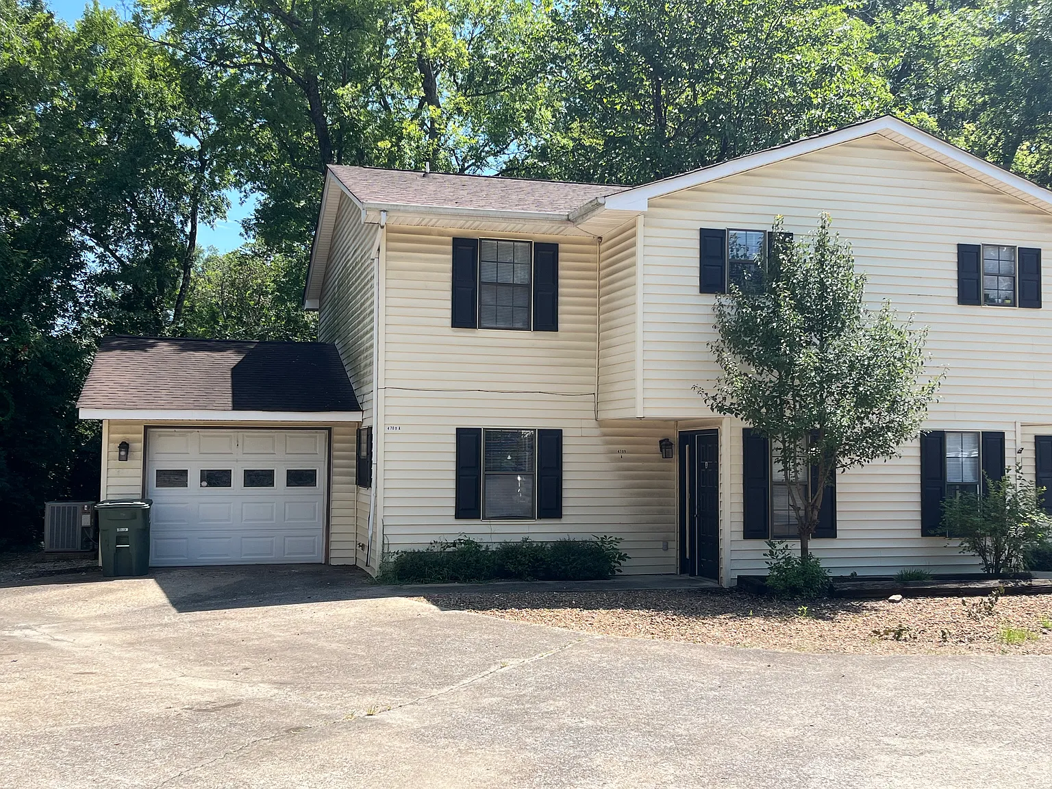 3 bed, 2.5 bath, $1,495 — Photo 1